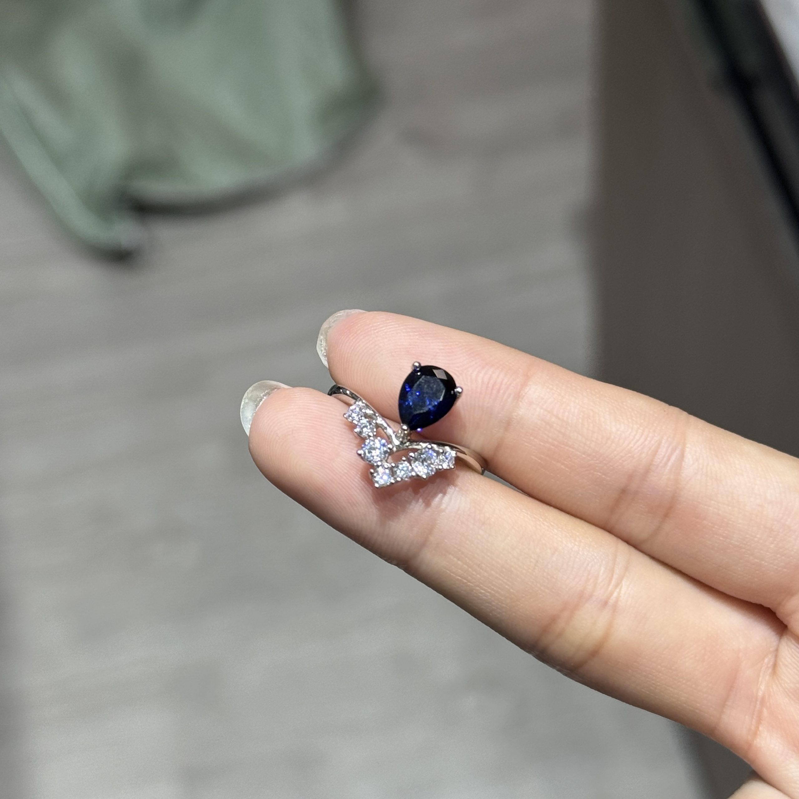 S925 silver cultured sapphire teardrop ring