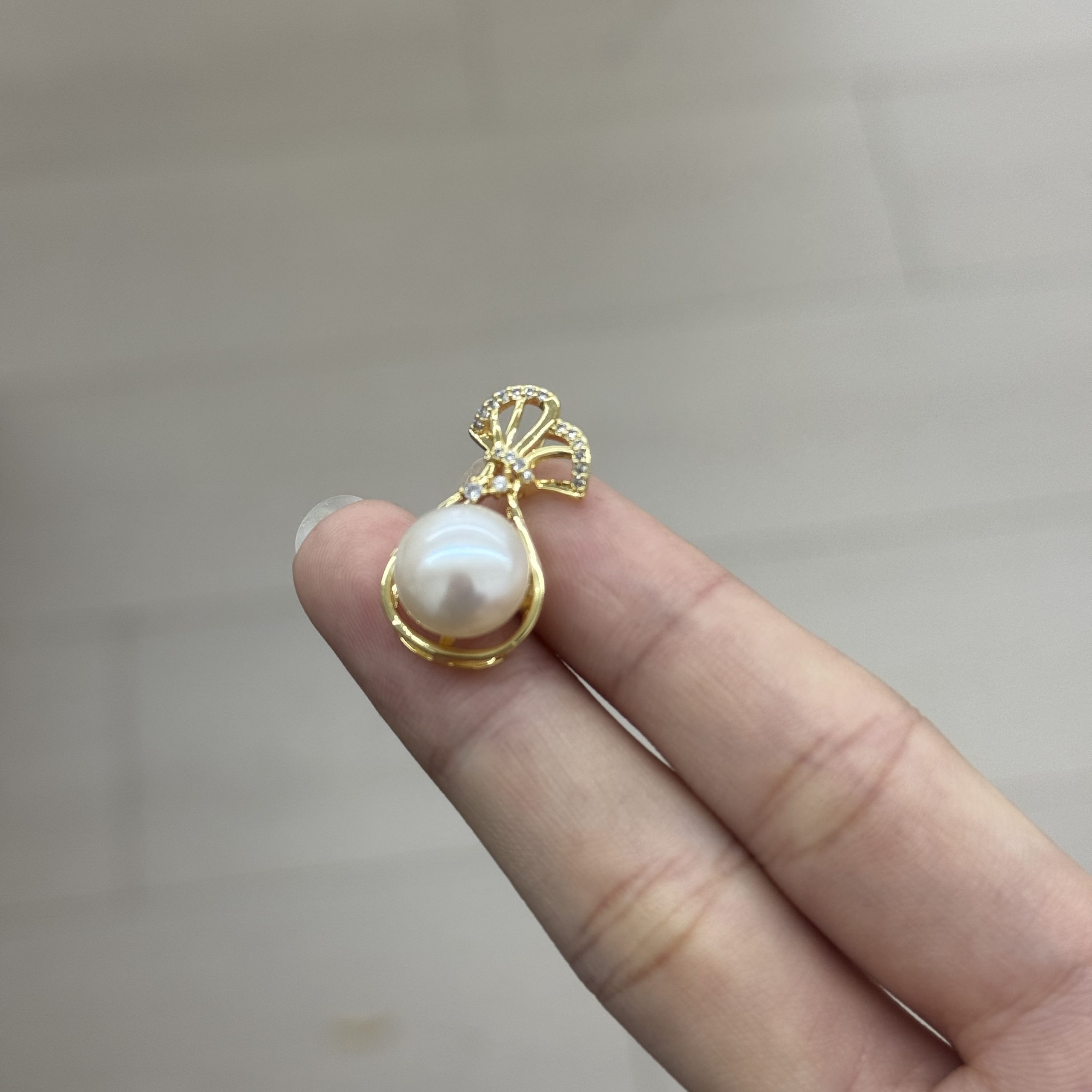 Freshwater Pearl Pendant 8mm+