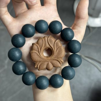 东阁藏春香手串