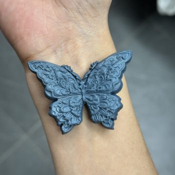 湖蓝龙梅蝴蝶吊坠